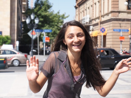 エレバン散策でアルメニア美女探し 96 Kuro Happy World Journey Diary Page