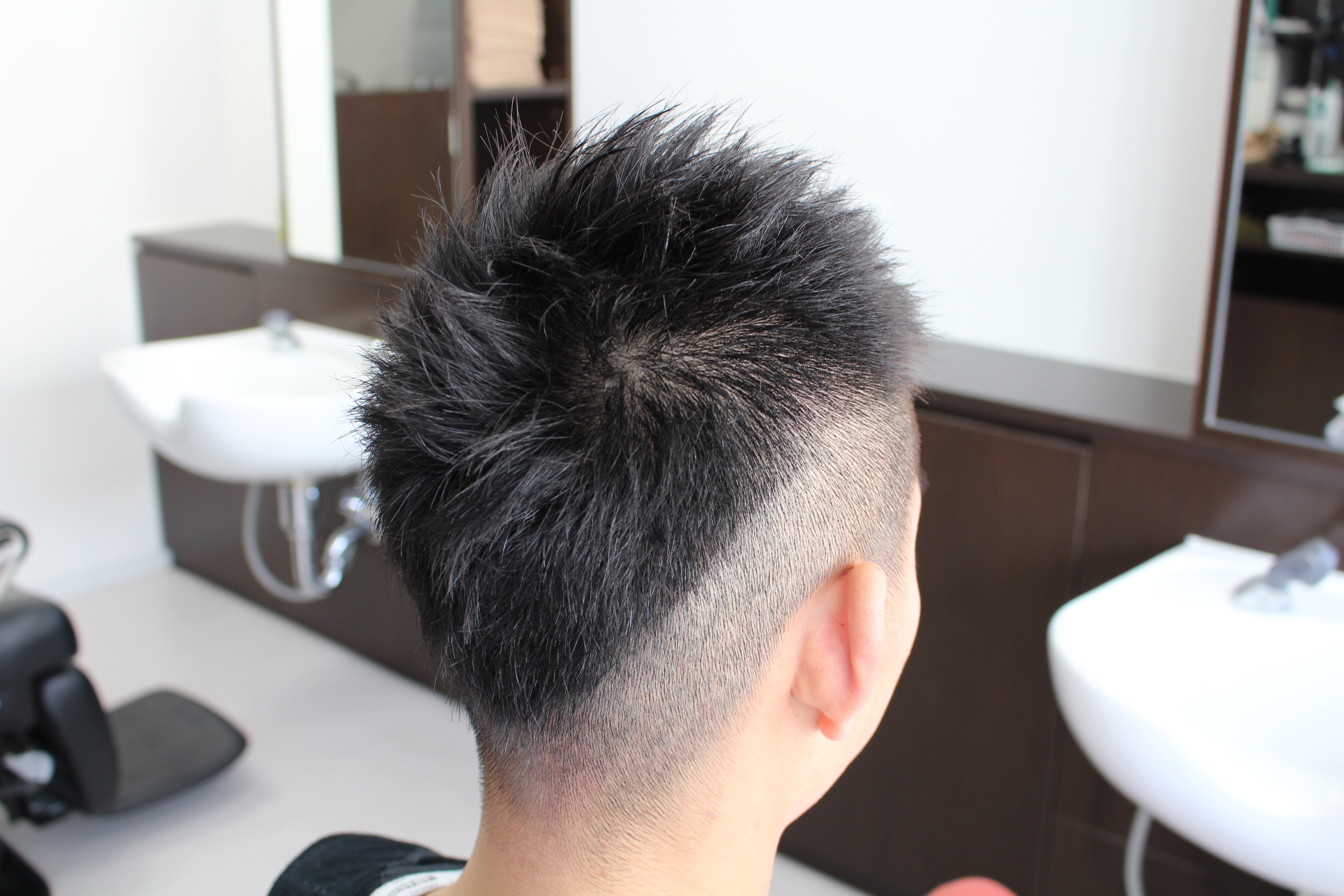 なんか 面白い髪型ないの ってことで メンズカット 江別市の理容室 美容室 A K Hair のブログ