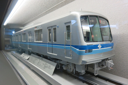 東京メトロ東西線 05系 1/20縮尺模型