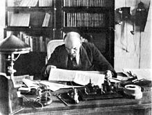 220px-Lenin-office-1918.jpg
